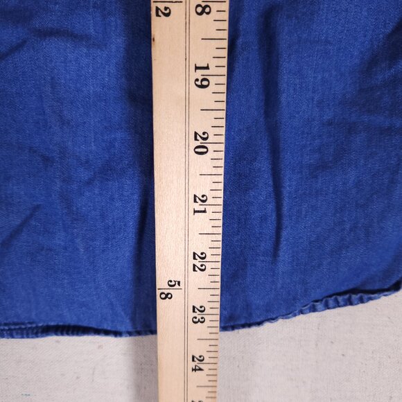 Old Navy Classic Button Shirt Womens XS Blue Chambray Denim Top Preppy Work - Picture 6 of 11